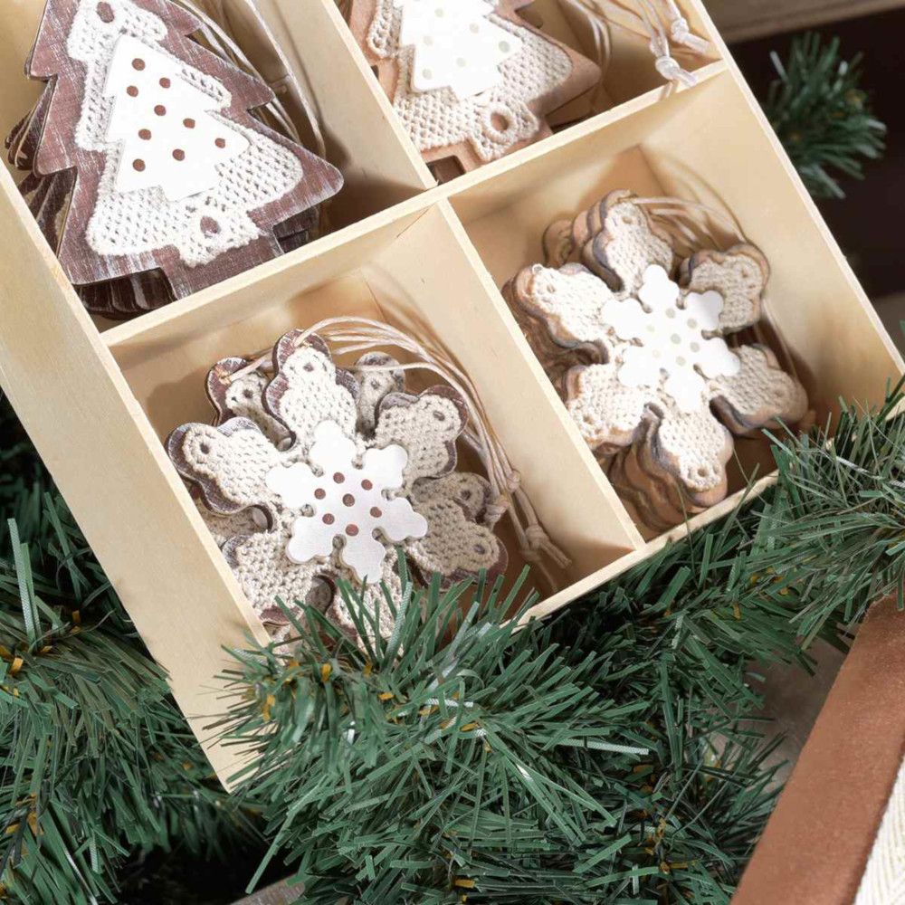 scuoleria.sbs - Decorazione natalizia in legno e pizzo